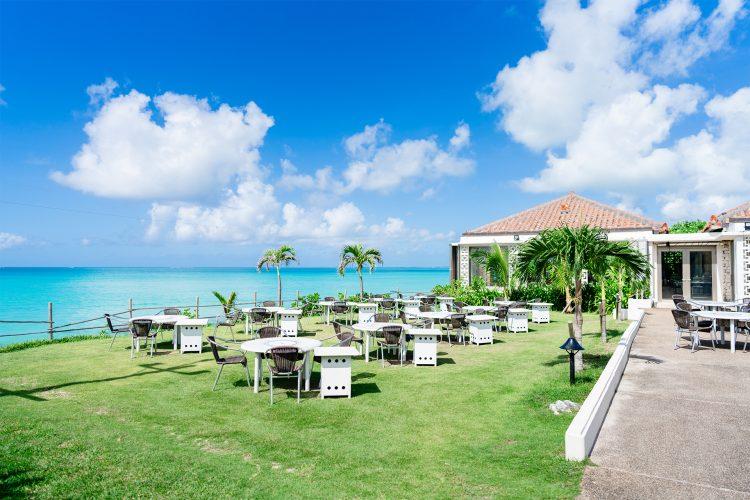 海を目の前に臨む芝生のバーベキューハウス「マイパマ」