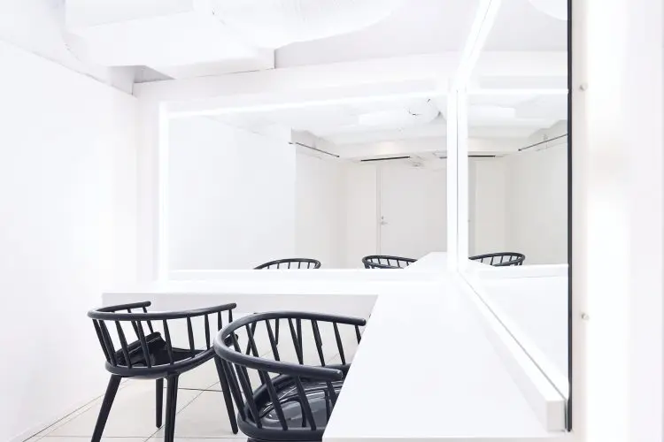 B2F メイクルーム