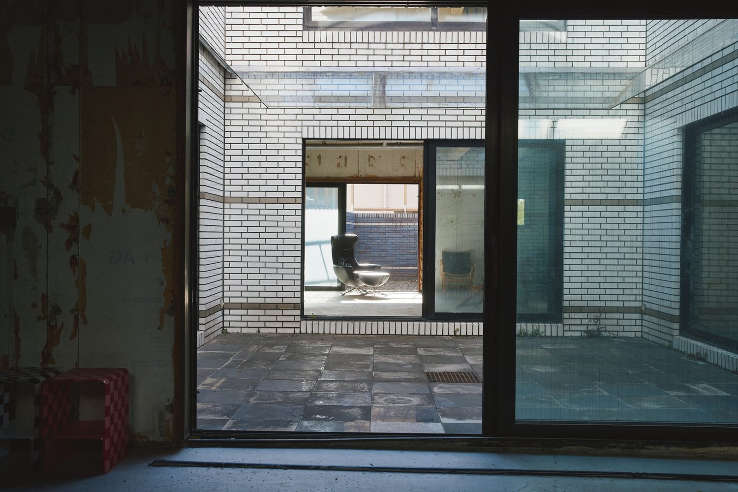 1F:B roomからA room向き