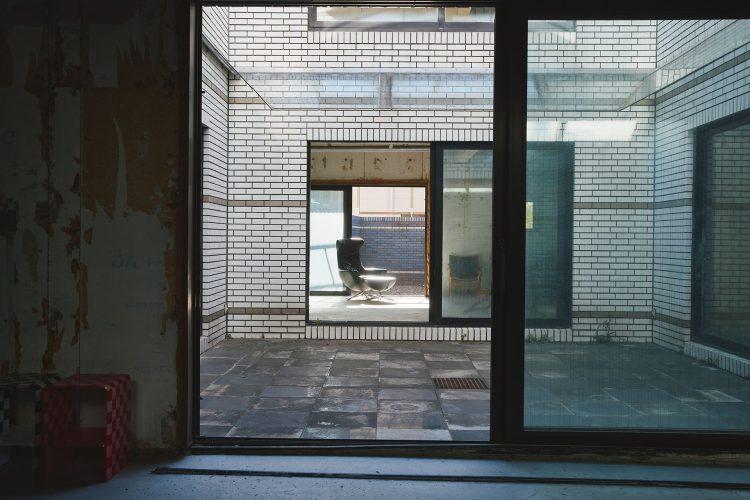 1F:B roomからA room向き