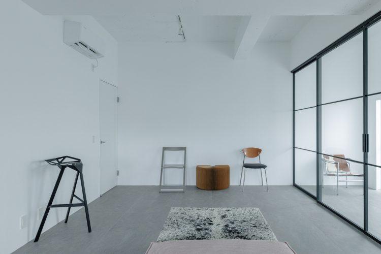 モノトーンでまとめたシンプルな内装は幅広い撮影に