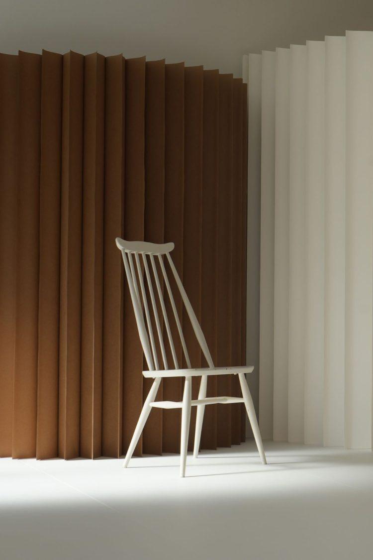 折りたたみ式パーテーションを撮影の背景として