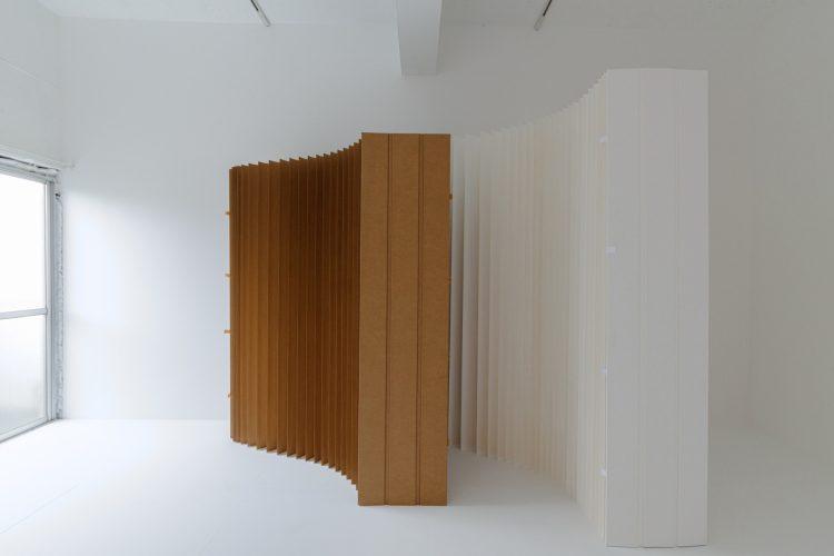 2種の折りたたみ式パーテーション