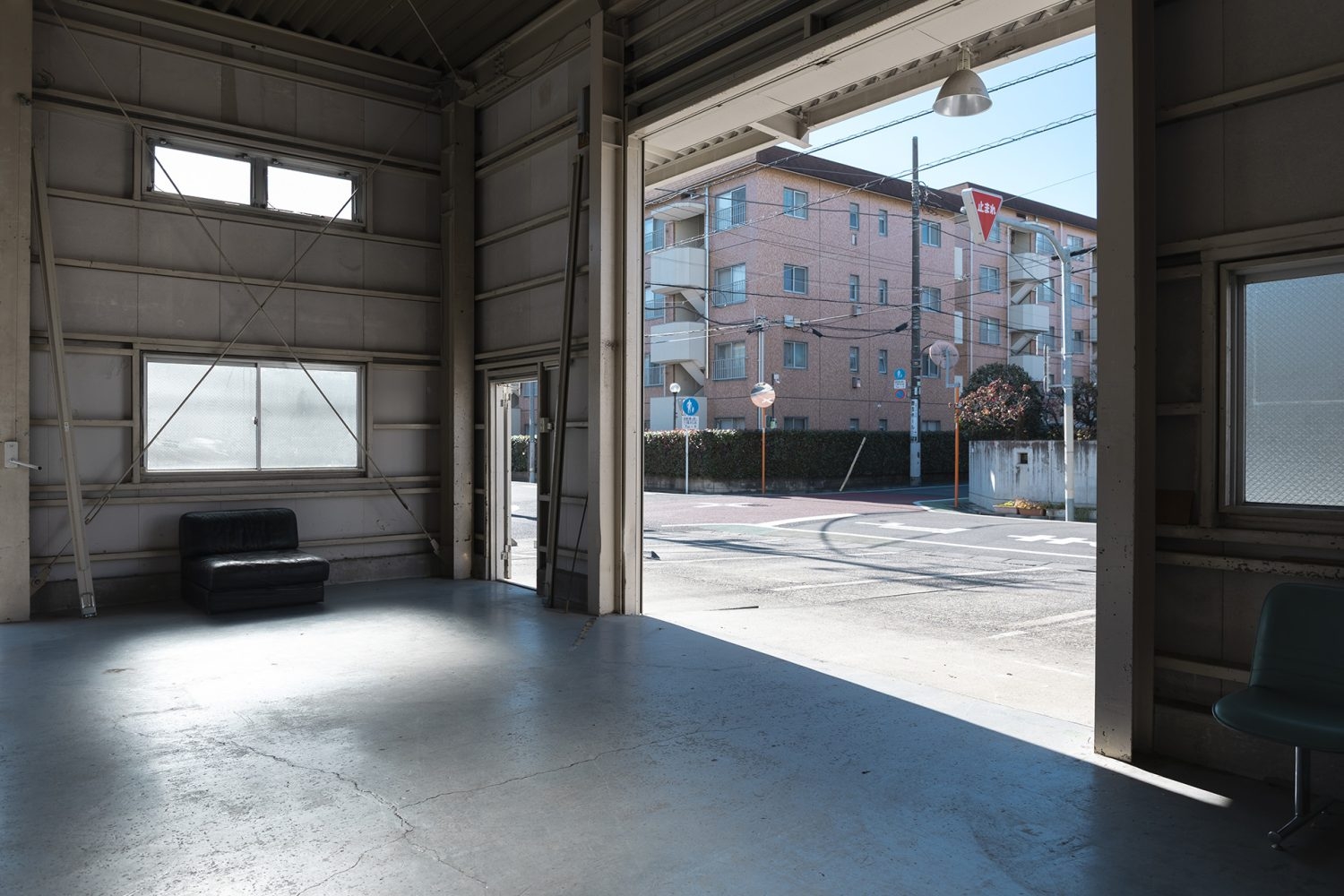 スタジオの外は開けています