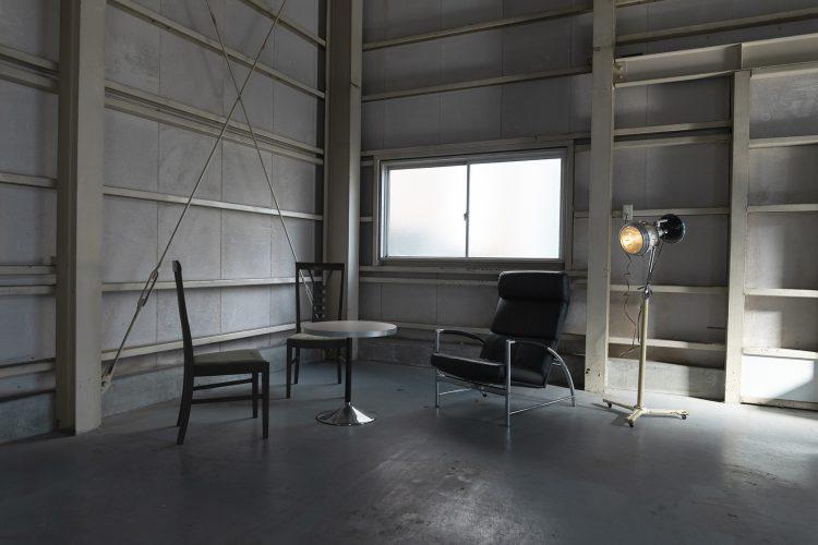 退廃的な雰囲気に