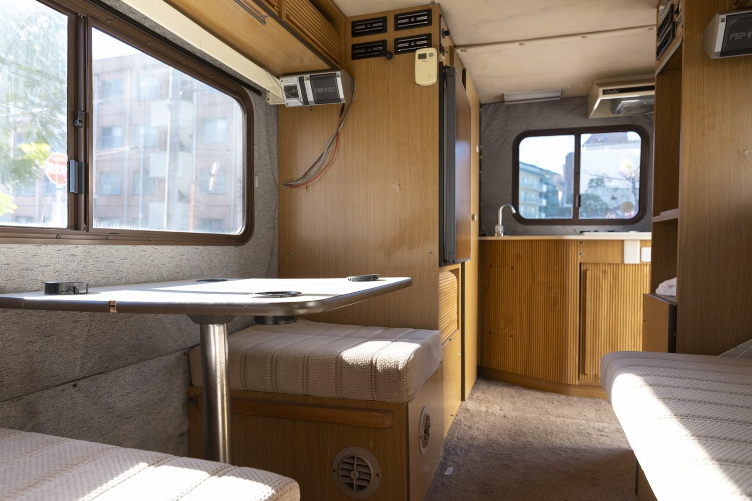 オプション:キャンピングカー室内