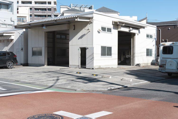 外観と駐車場を使った屋外撮影も