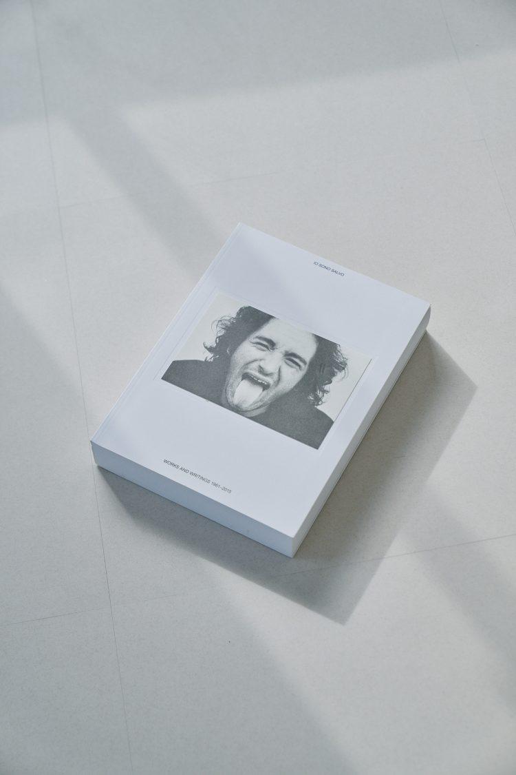 備品:デザインブック / 陰影をつけた撮影が可能