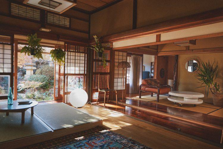 障子を外して広い部屋に