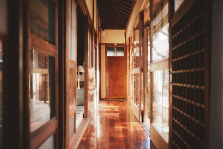 歴史を繋ぐ建具と廊下