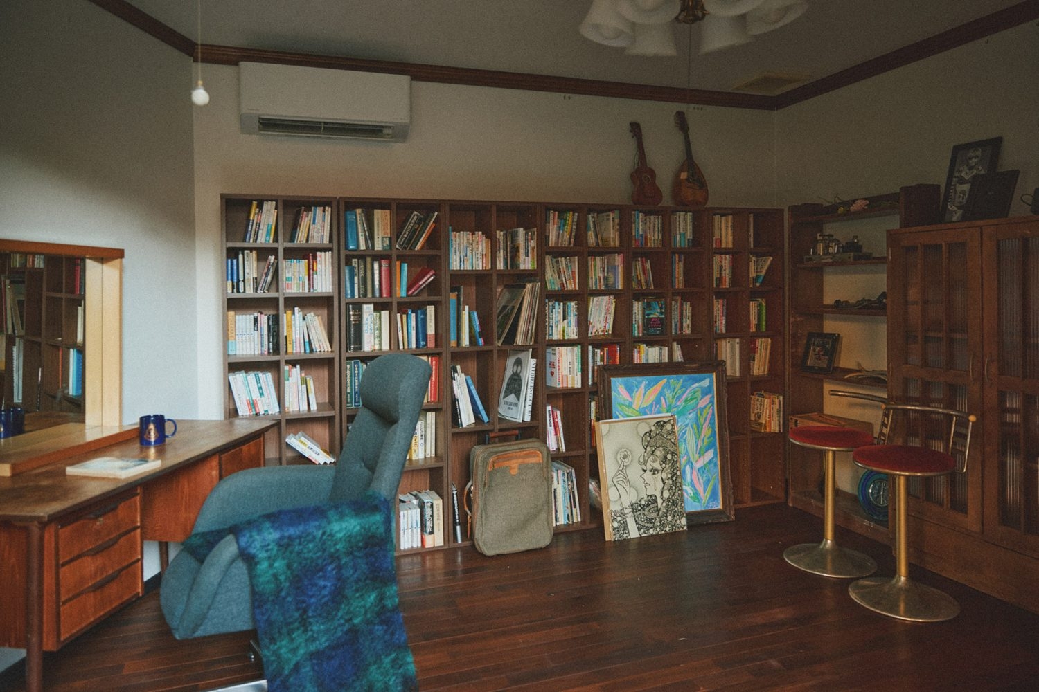 書斎 編集者が残した蔵書棚(移動可能)