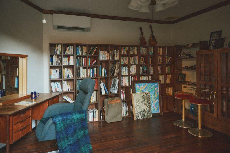 書斎 編集者が残した蔵書棚(移動可能)