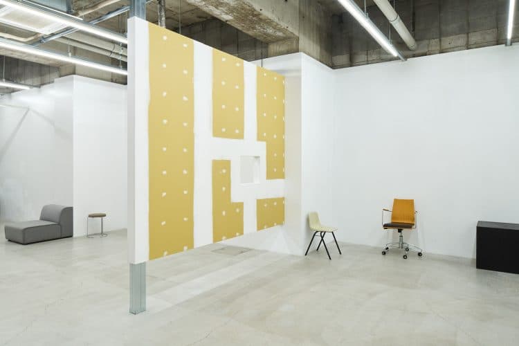 撮影・展示面の多いホワイトキューブ