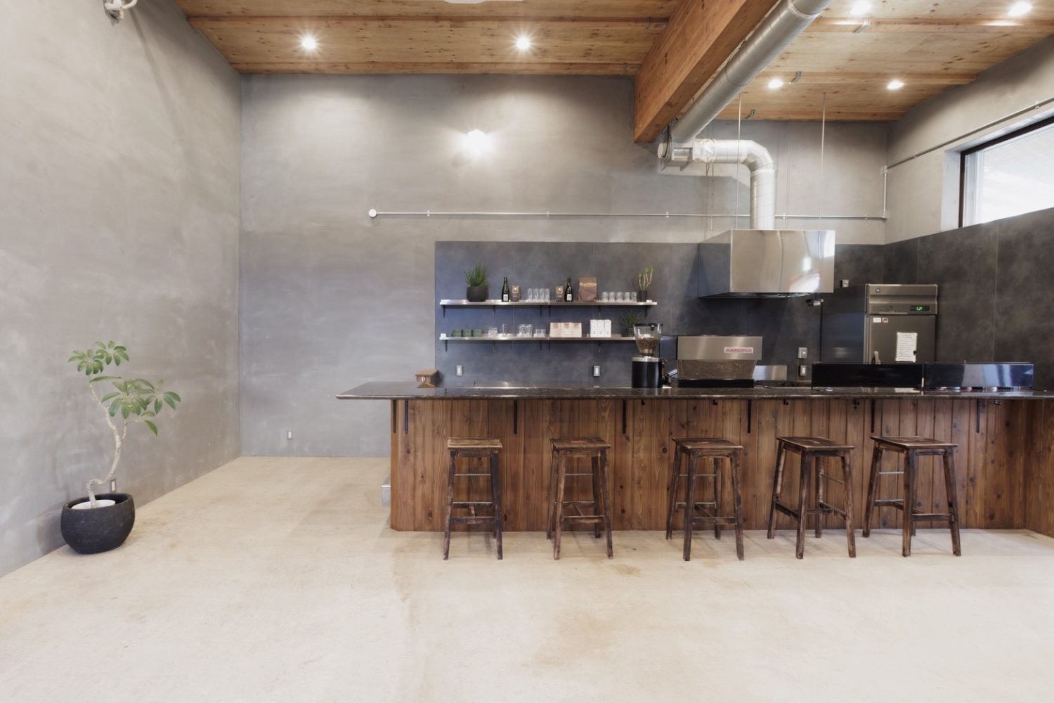 カフェやバー設定でのムービー撮影にもおすすめ