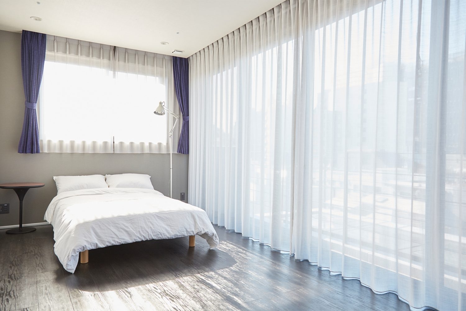 やわらかな日が差し込む撮影スペース