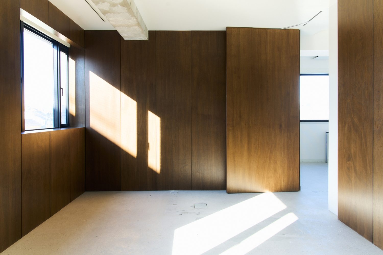 自然光が入るあたたかな空間 *2月3日以降にカーテンが付きます