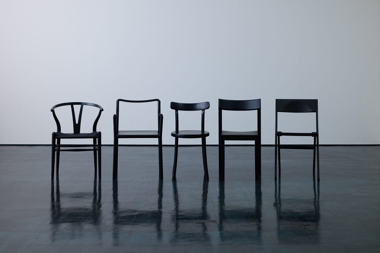 ブラックチェア各種をスタジオに常備