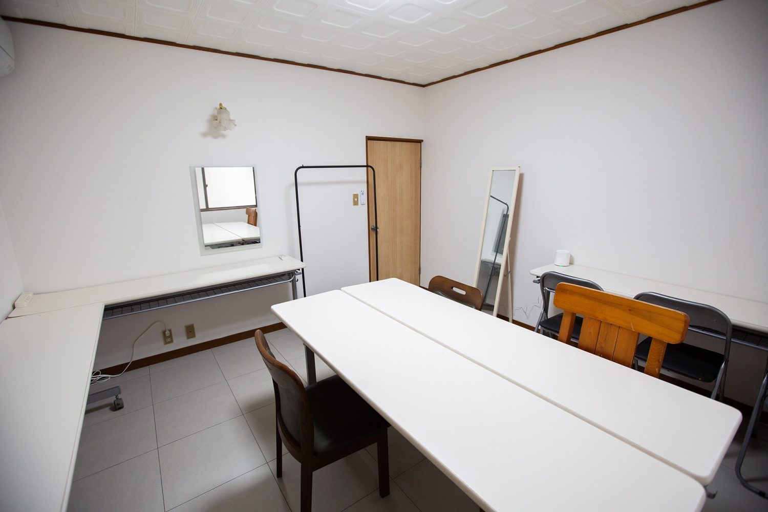 平屋棟 洋室8畳をメイクルームとして