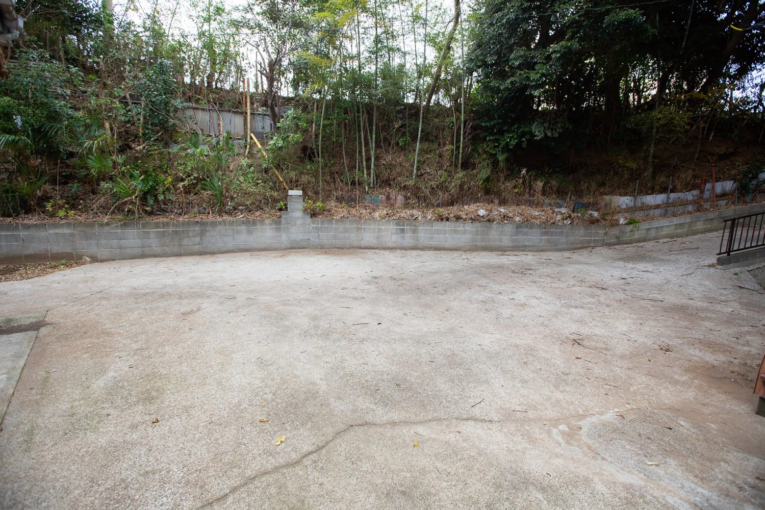 駐車スペース 乗用車4台可能