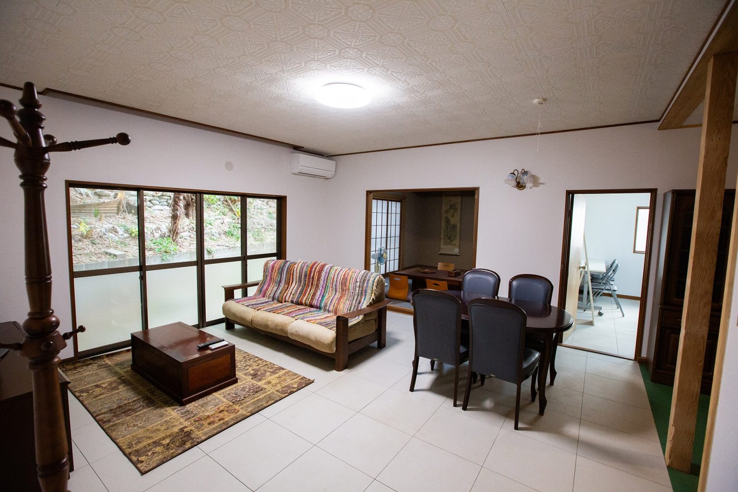 平屋棟 リビングダイニングで生活感