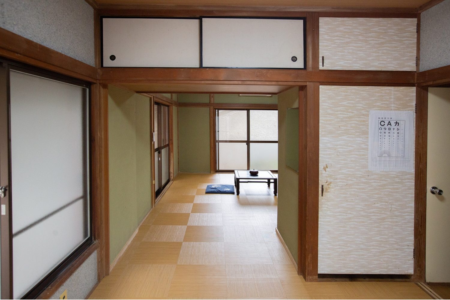 昭和棟 洋室の先に9畳和室