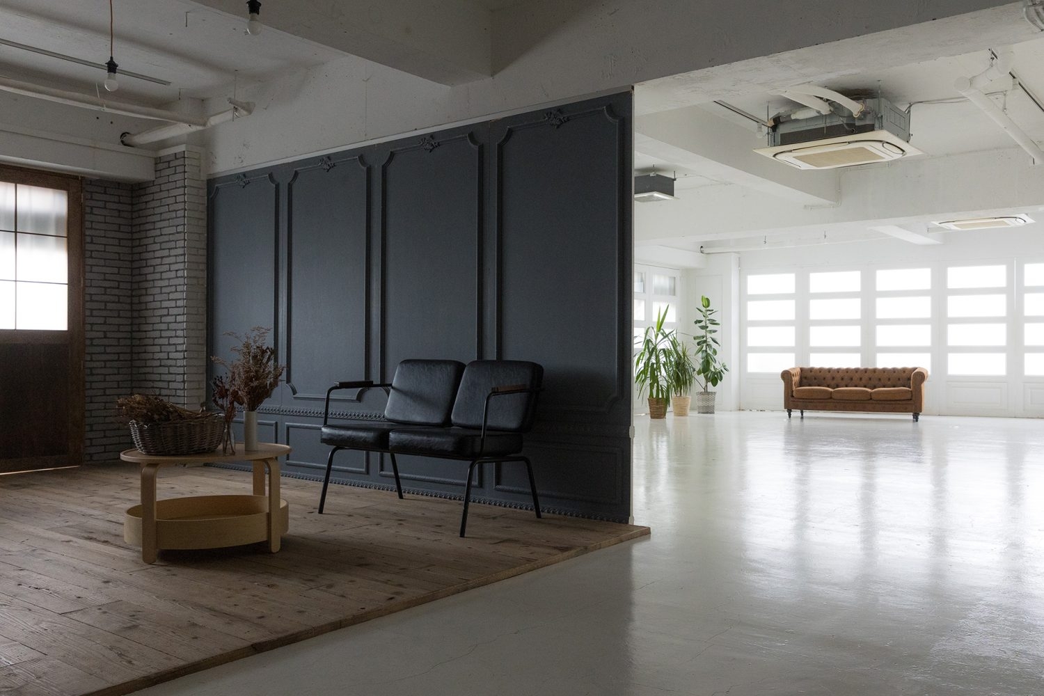 木目スペース側からメインスペース側