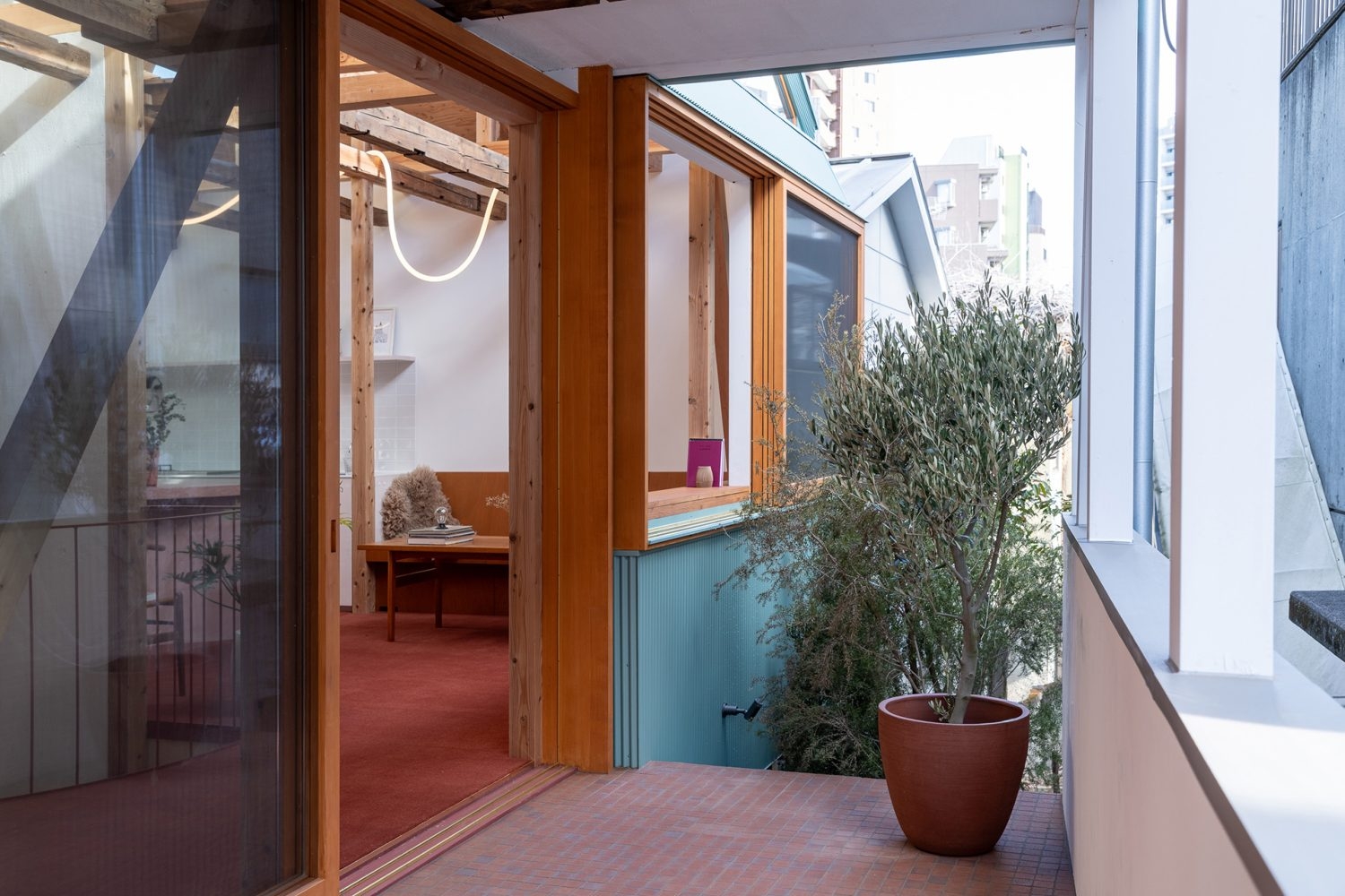 2F グリーンを背景に撮影できるバルコニー