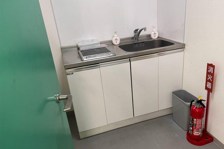 イベント時にも便利な簡易キッチンをスペース内に完備