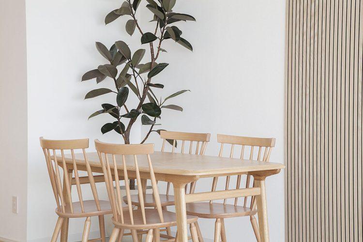 4人掛けのダイニングテーブル