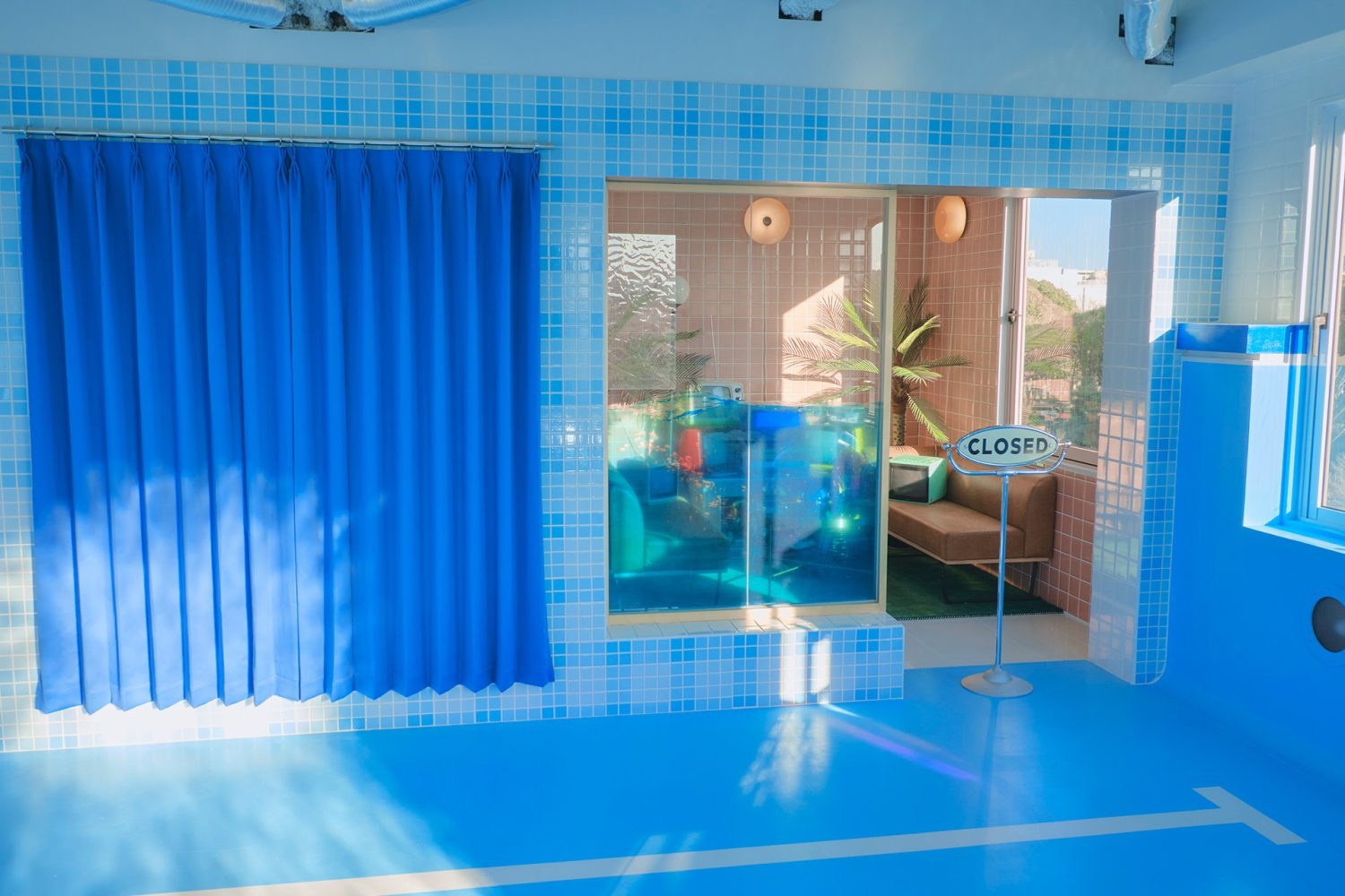 プールゾーンからヴェイパーウェイブゾーン