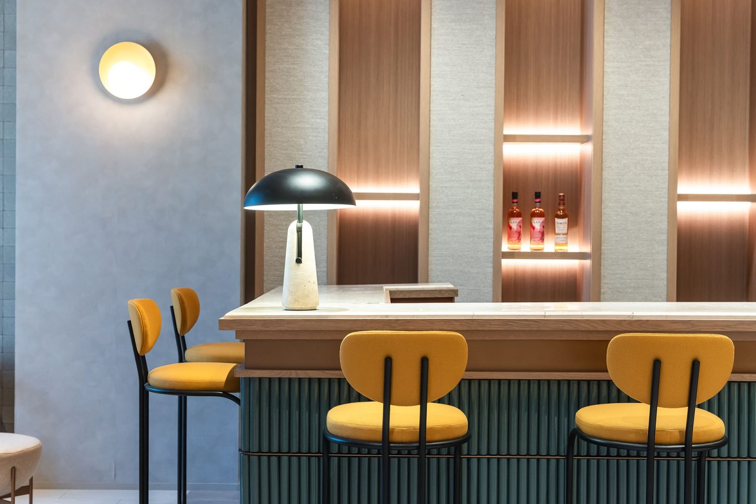 1F カウンターバー