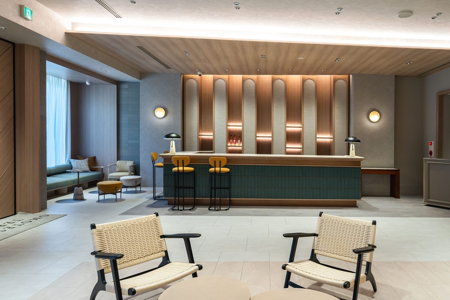 1F 対談やラウンジのシーンに