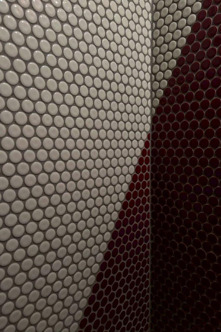 トイレのタイルはオリジナルパターン貼り