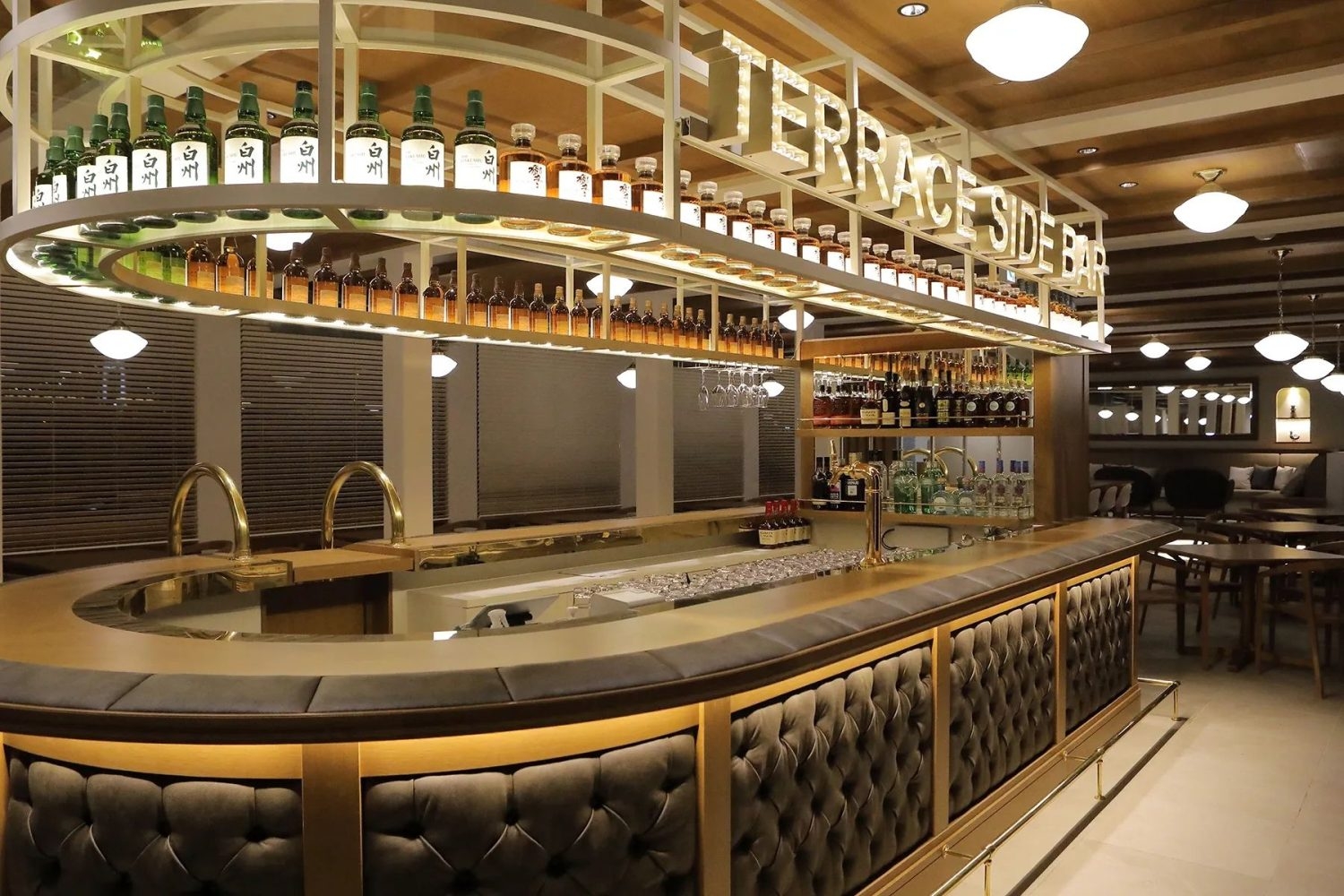 雰囲気のあるBARカウンター