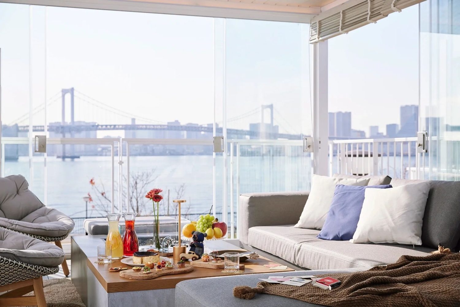 レストラン2F レインボーブリッジビューのソファ