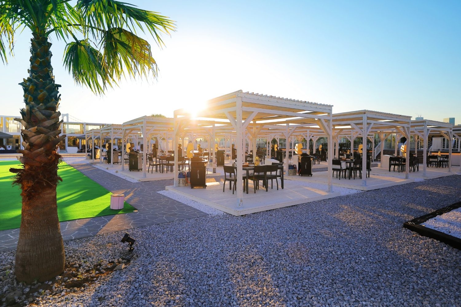 パレットエリアは屋外屋根付きBBQスペース