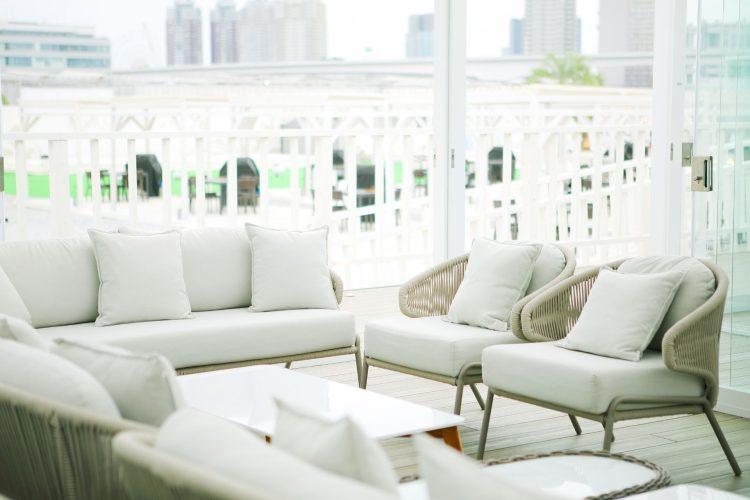 自然光たっぷりのキャビン内