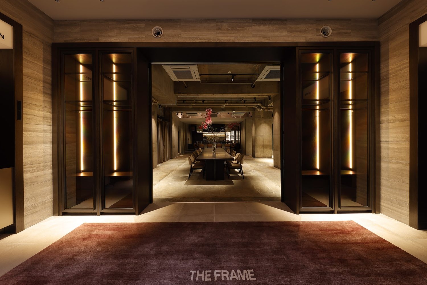 エントランスからギャラリー全容