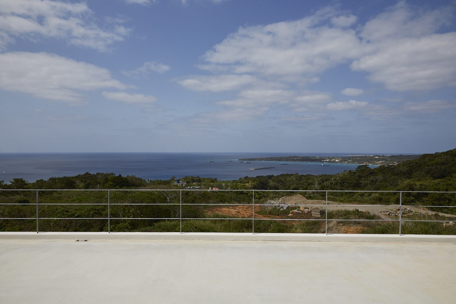 屋上正面は遮るものなし