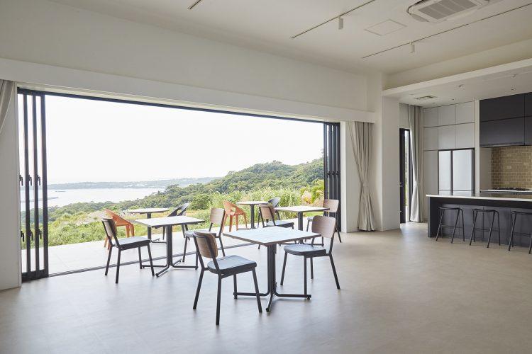 カフェのようなセッティングも可能