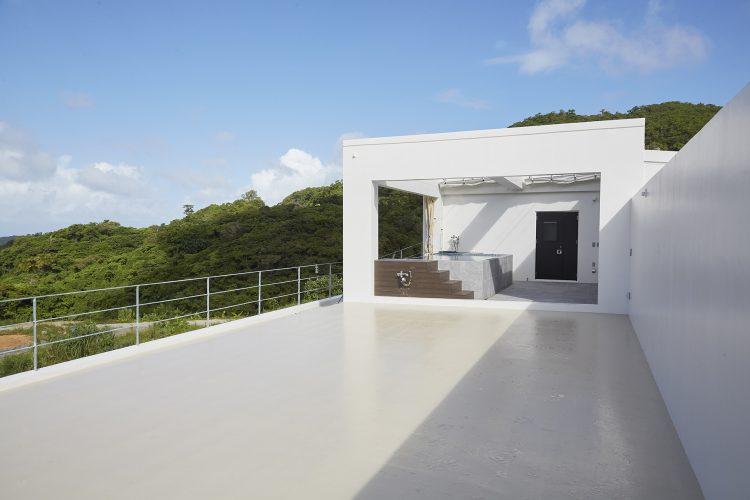 プール方面に向けて