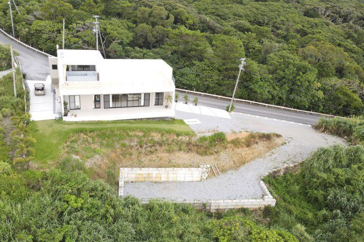 駐車場含む敷地全体