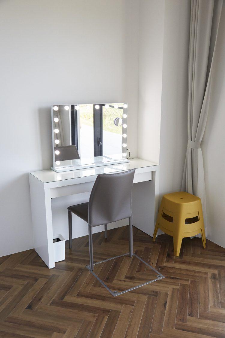 1階寝室のメイク台