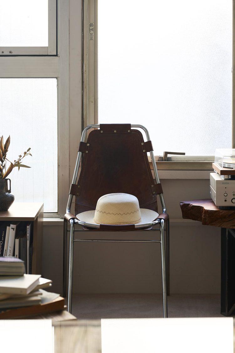 ヴィンテージ什器を用いて小物・プロダクトの物撮りにも