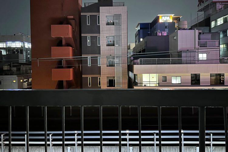オプション:屋上から臨む線路(夜)