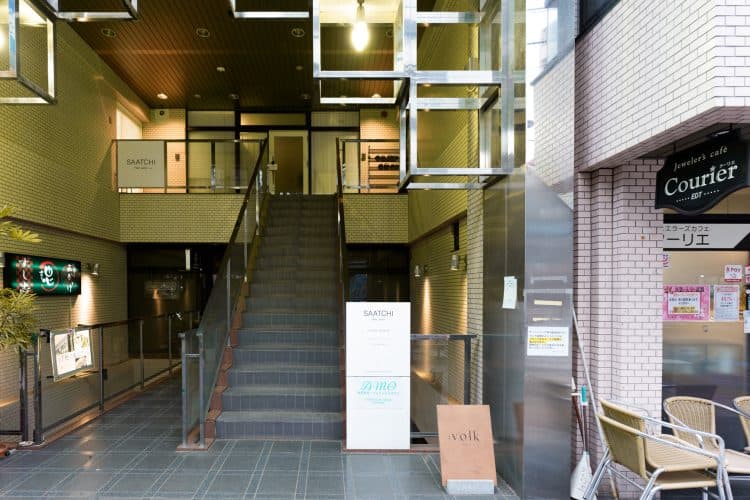 スタジオへ続く正面階段