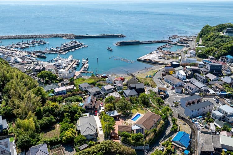 芦名海岸まで徒歩3分 / 海ロケと組み合わせた撮影も