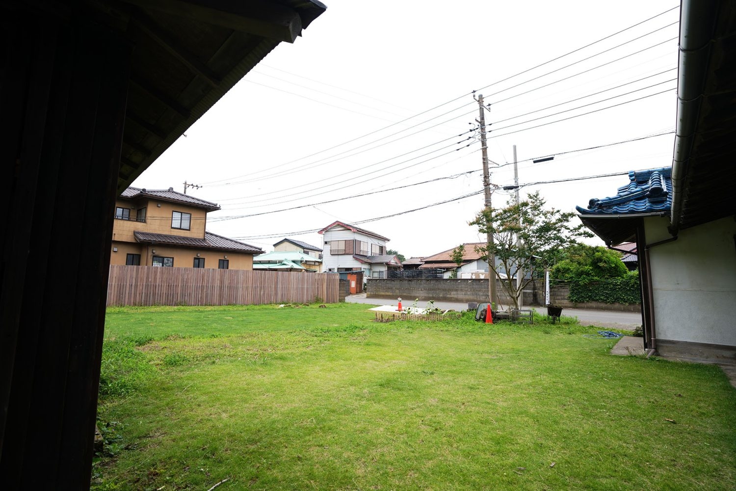 50坪の広大な芝生の庭