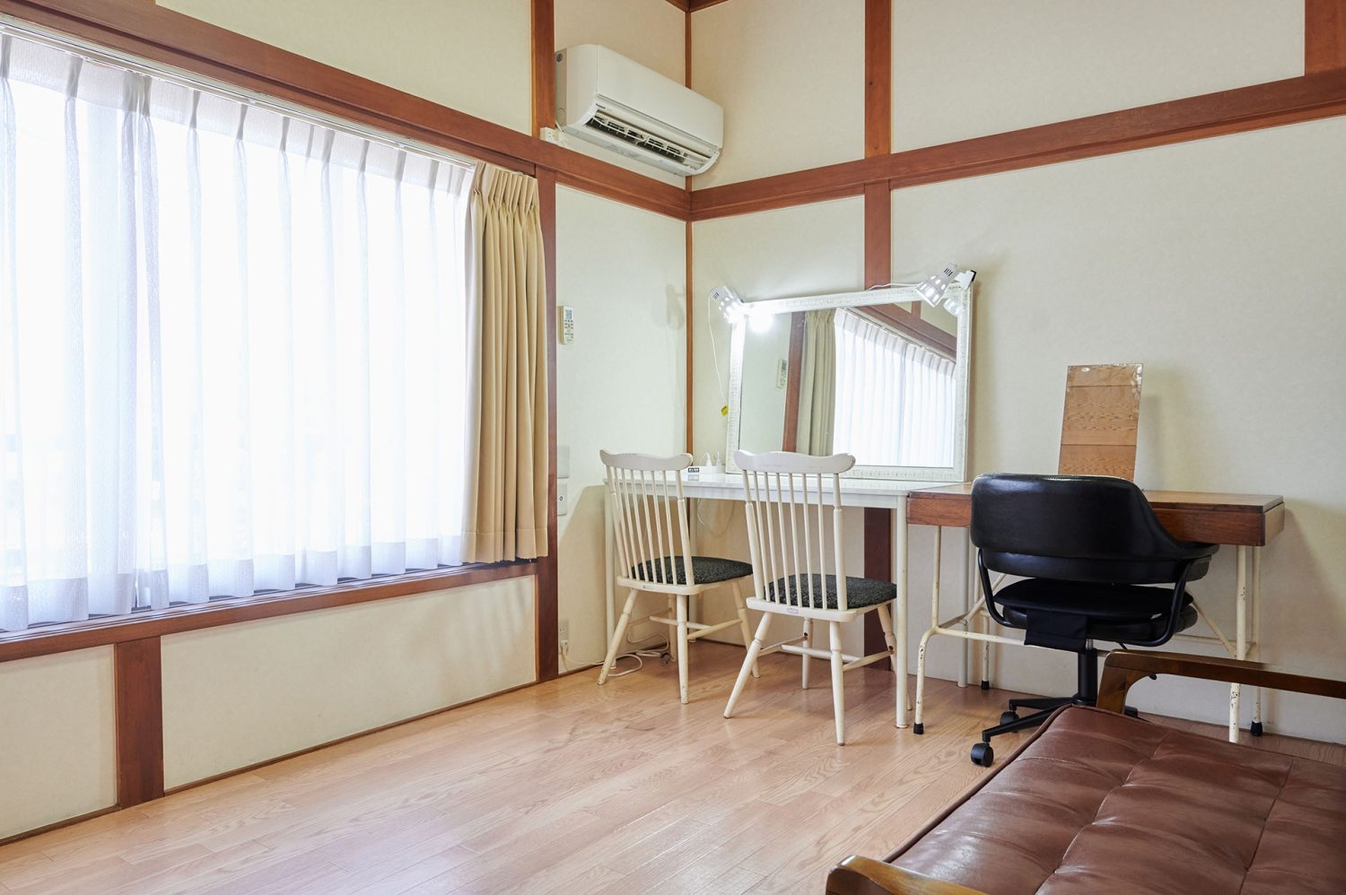 2F:MAKEUP ROOM