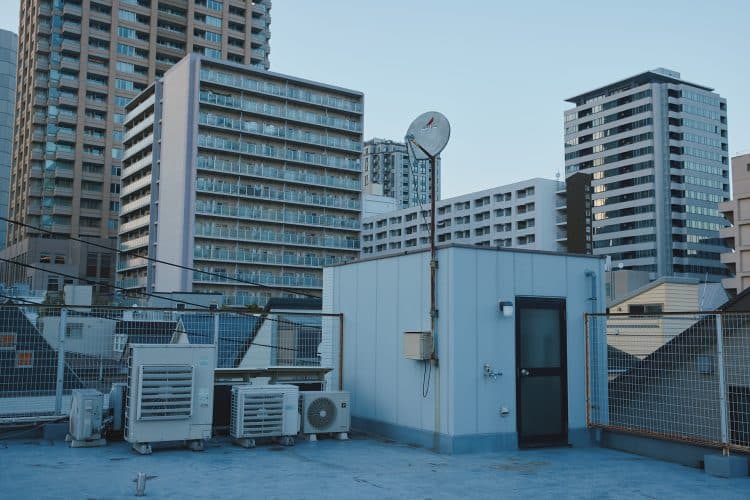 夕方の屋上設備側